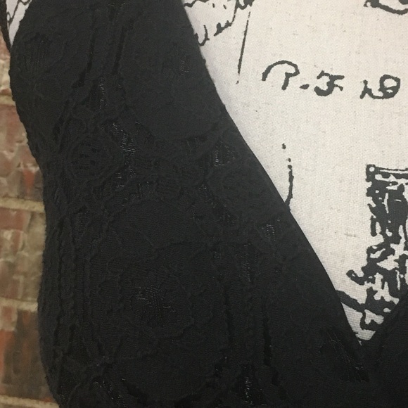 EUC EN FOCUS Lovey Lined, Side Zippered Lace Dress - Picture 6 of 11